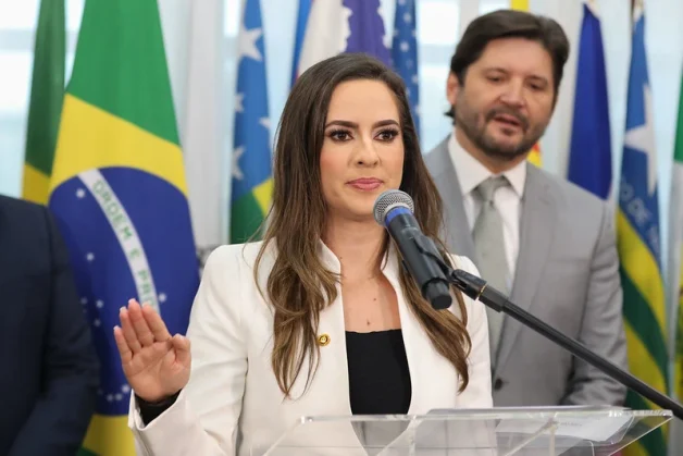  Camila Godoi toma posse como deputada estadual e reforça bancada do PSB na Alesp