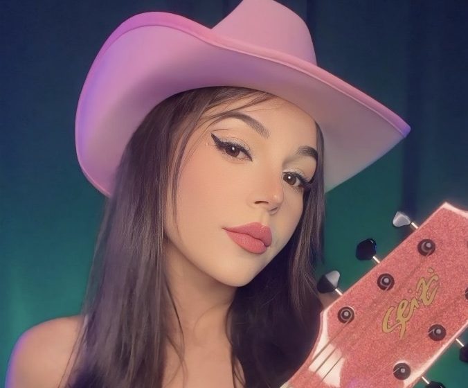  Ariane May divulga a música “No meu lugar”
