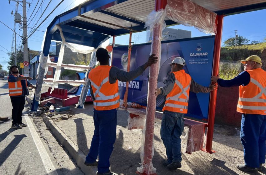  Cajamar inicia instalação de 100 novos abrigos de ônibus no município