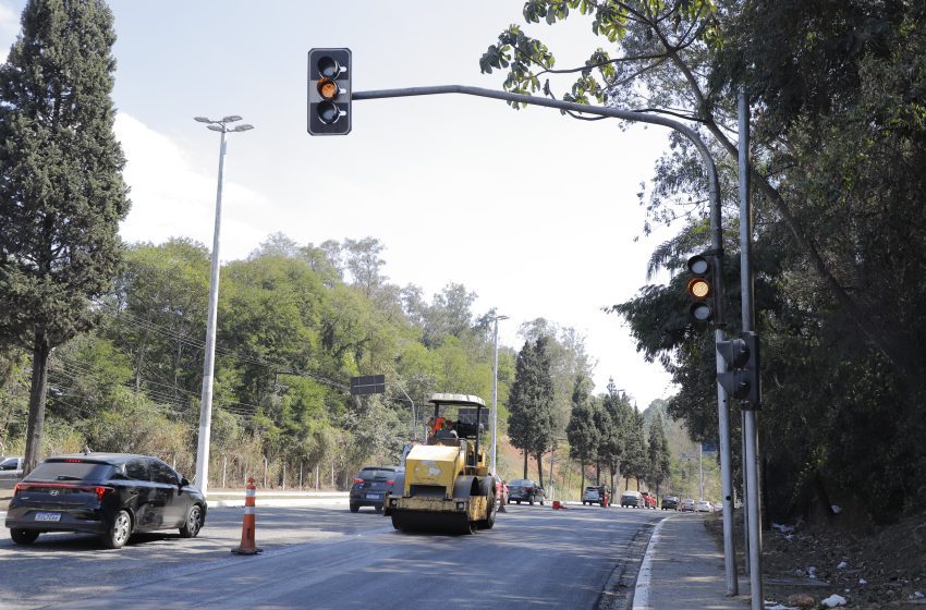 Prefeitura de Barueri recapeia trecho do Corredor Oeste e via de ligação do Centro à Aldeia 