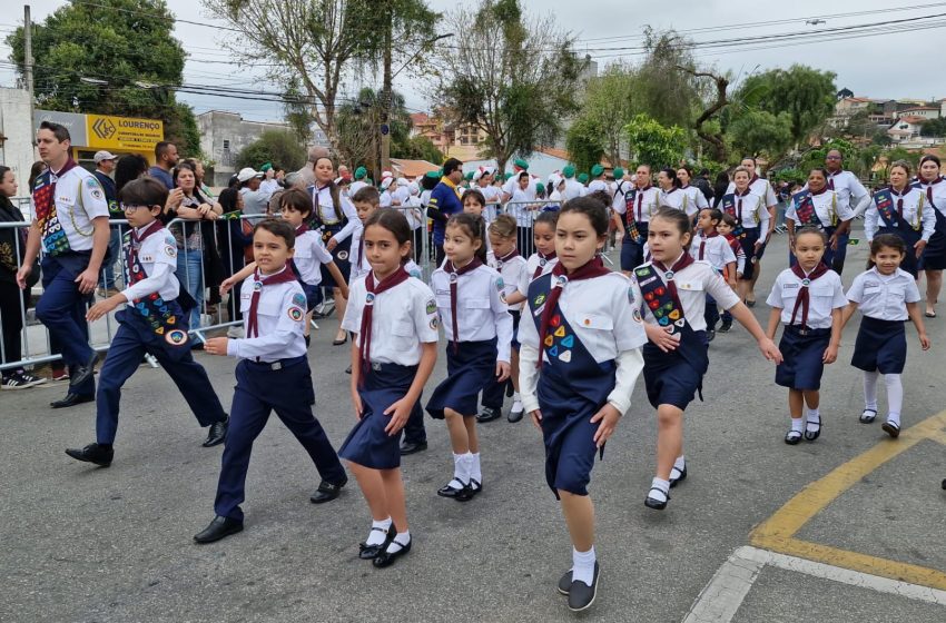  Desfile de Sete de Setembro é retomado com alegria e patriotismo em São Roque