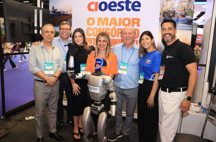  Prefeitos prestigiam estande do CIOESTE na Feira do Empreendedor do Sebrae-SP