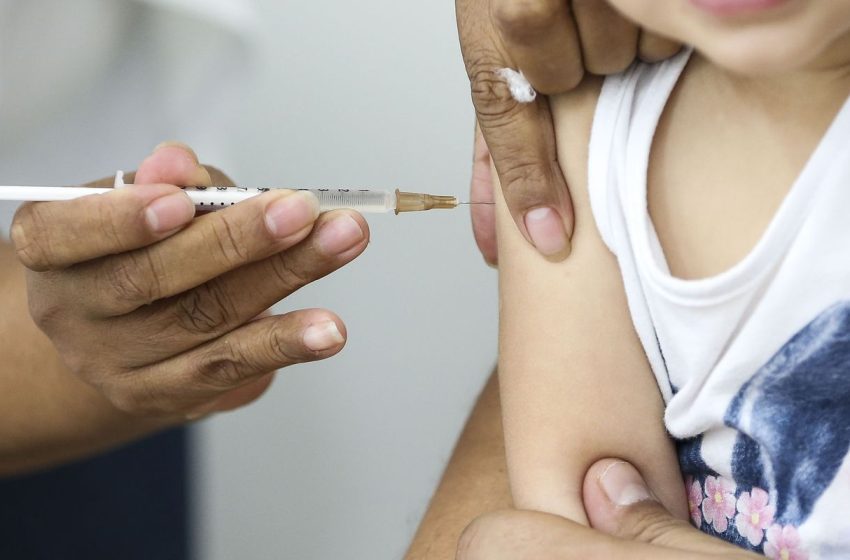  Últimos dias para atualizar a caderneta de vacinação de crianças e adolescentes