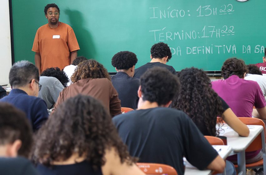  Primeira fase da Fuvest acontece hoje (23), com 111 mil inscritos e mudanças na prova