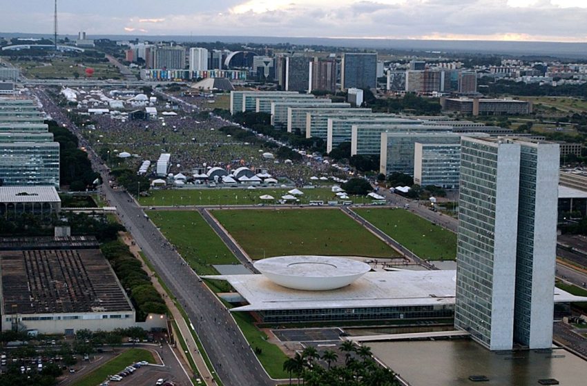  Governo implementa lei para simplificar a comunicação pública