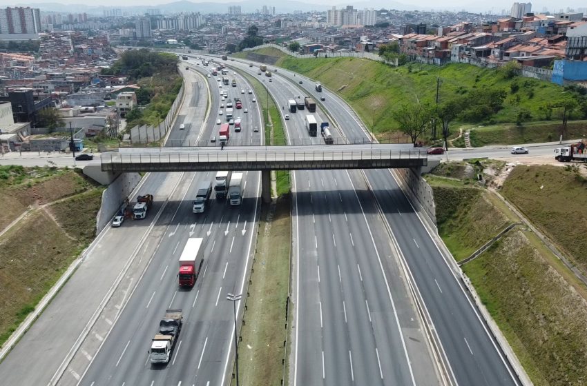  Homem morre após ser arremessado de viaduto e atropelado no rodoanel