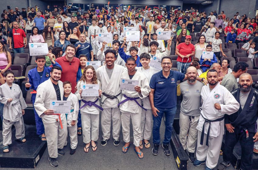  Graduação de Lutas: 604 alunos passam de nível e são reconhecidos na Arena de Eventos