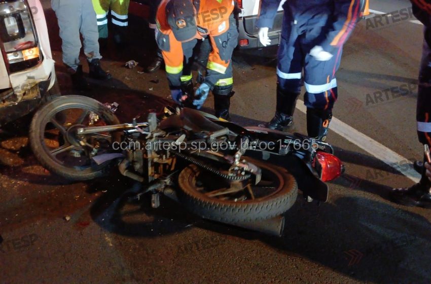  Motociclista morre em colisão com caminhonete parada na marginal em Bauru