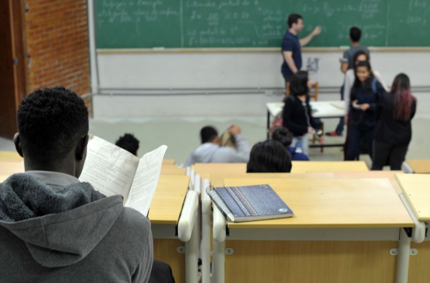  Deputados de Santa Catarina proíbem cotas raciais em universidades estaduais