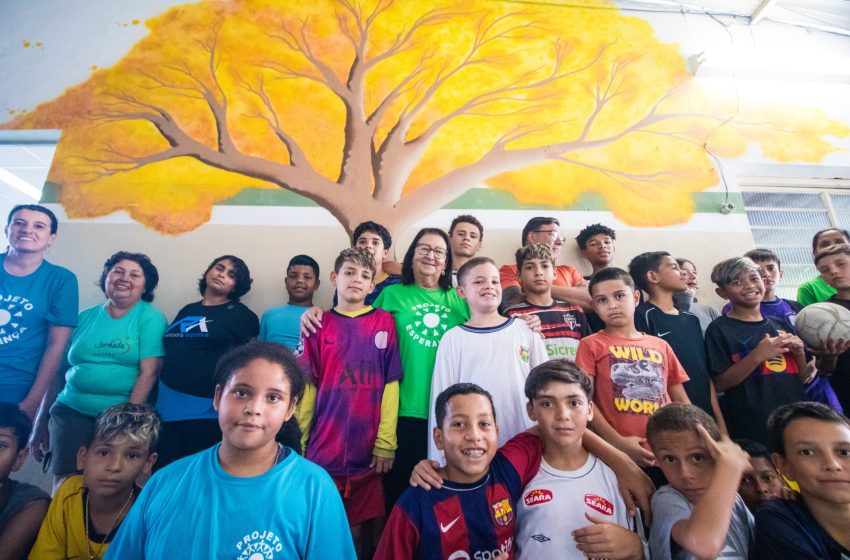  Mulher transforma realidade de crianças com projeto social nascido sob ipê em taubaté