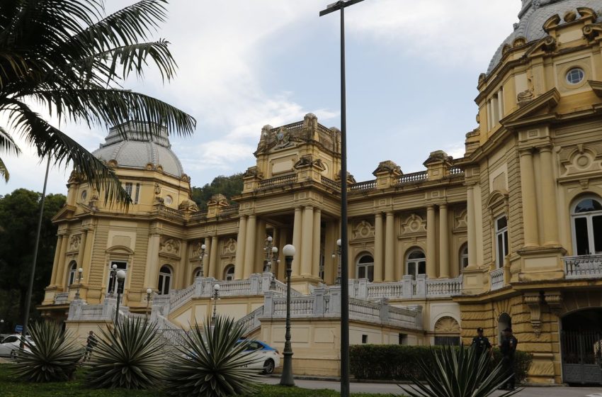  Rio de Janeiro adere ao Propag para refinanciar dívida bilionária