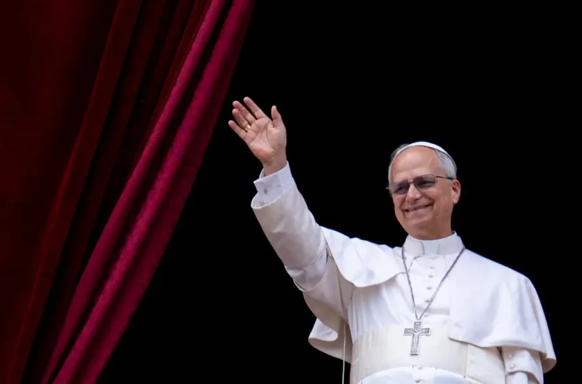  Papa Leão 14 celebra primeira Missa do galo no Vaticano: um Natal