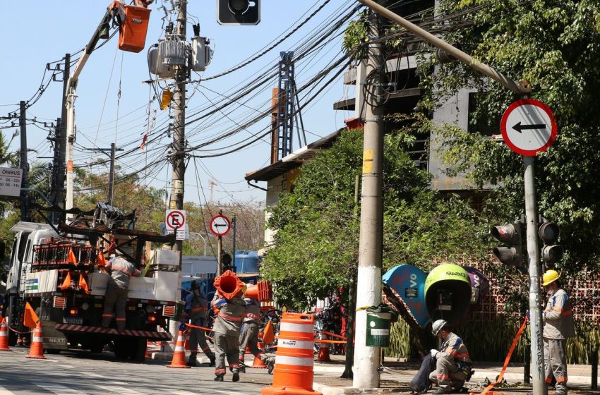  Justiça manda Enel restabelecer energia elétrica em SP em 12 horas