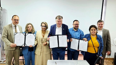  Cotia  firma convênio com o Estado e garante programas Meu Emprego Inclusivo, Todas em Rede e Centro TEA