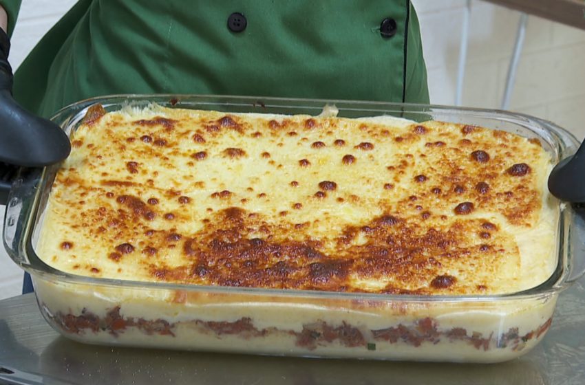  Escondidinho de mandioca com carne seca: uma receita tradicional e acessível