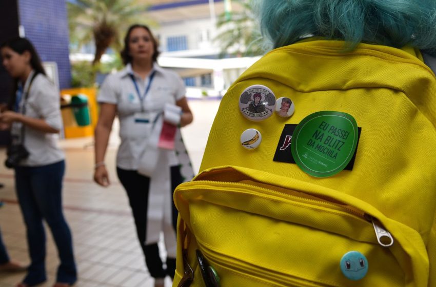  Mochilas: como o uso incorreto afeta a saúde de crianças e jovens