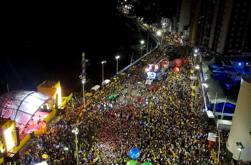 Carnaval de Salvador celebra samba com mais de 700 atrações e 520