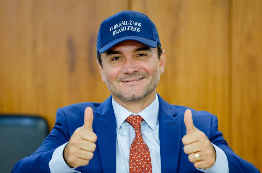  União Brasil: ex-ministro expulso vê apoio majoritário a Lula