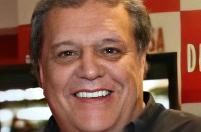  Dennis Carvalho, ícone da televisão brasileira, morre aos 78 anos