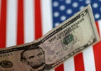  Indicadores dos EUA pressionam bolsa e dólar sobe após queda