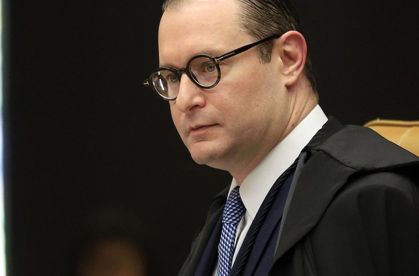  Zanin vota pela condenação de deputados do PL por corrupção em emendas