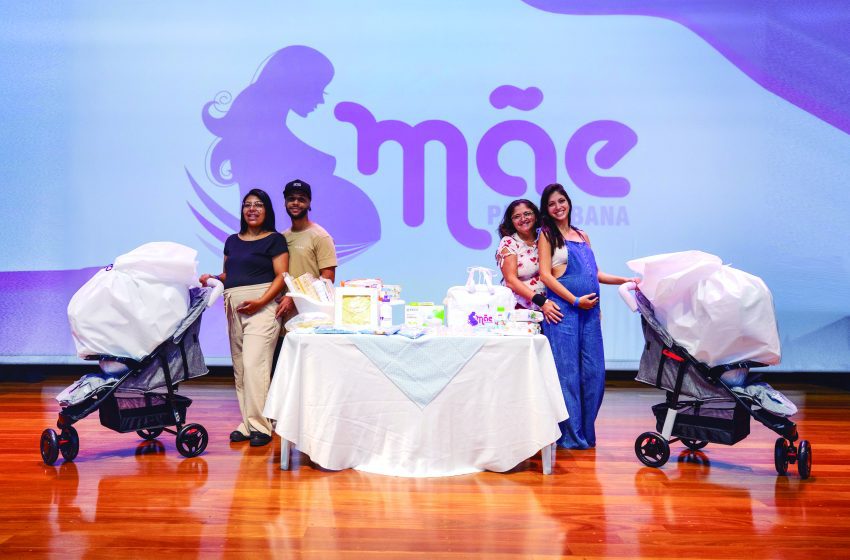  Santana de Parnaíba entrega de 111 kits do programa Mãe Parnaibana reforça ciclo de cuidado que vai do pré-natal ao Ensino Superior