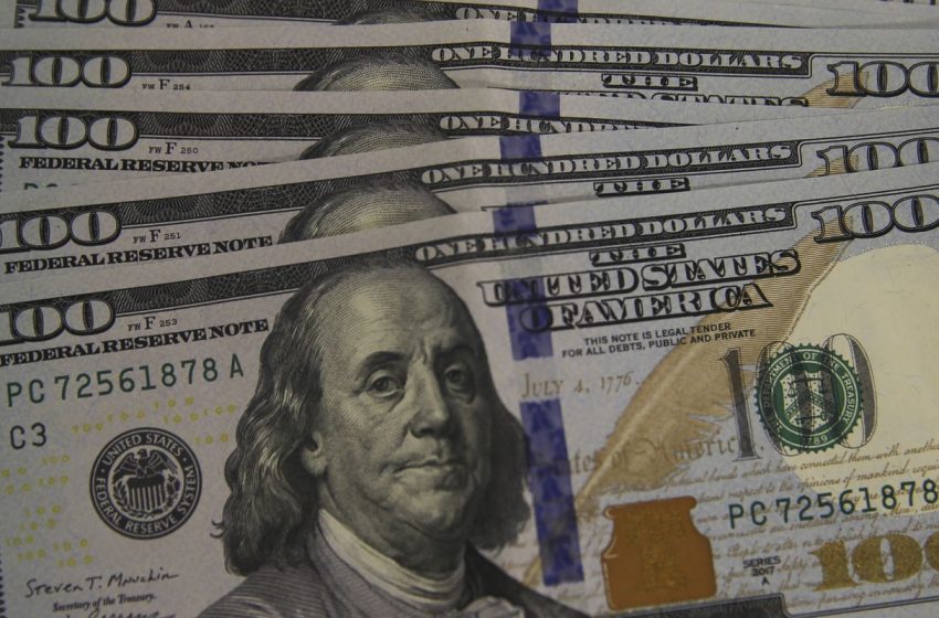  Dólar recua para R$ 5,24 em cenário de correção do mercado