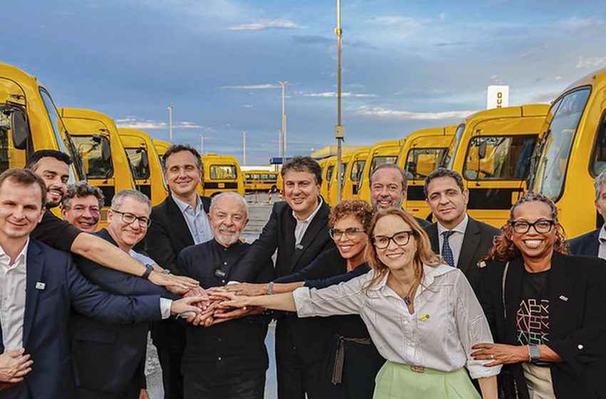  Lula defende investimento em educação como via para salvar o Brasil