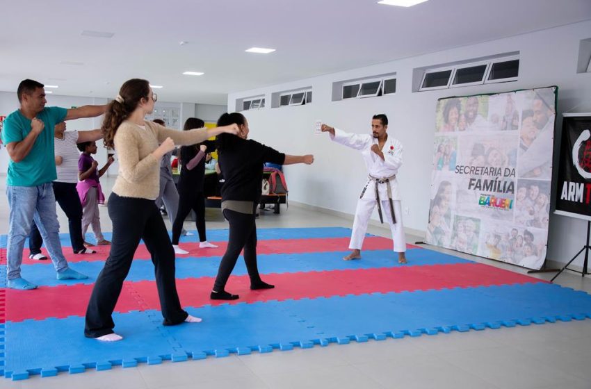  Barueri promove aula especial sobre defesa pessoal