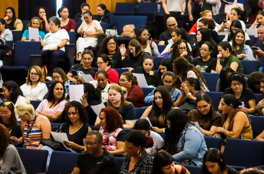 Inclusão na prática: auxiliares de classe participam de capacitação para atuação com alunos com deficiência